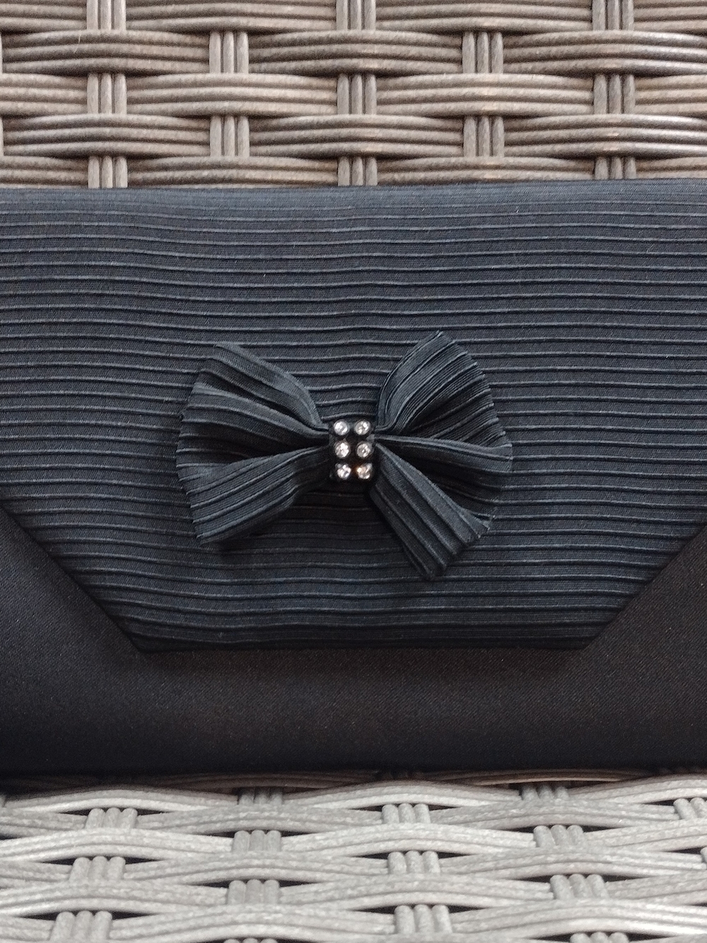 Elegant Black Bow Accent Wristlet Clutch